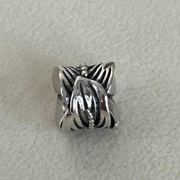 Pandora Curled Leaf Feather Charm - Picture 4 of 4
